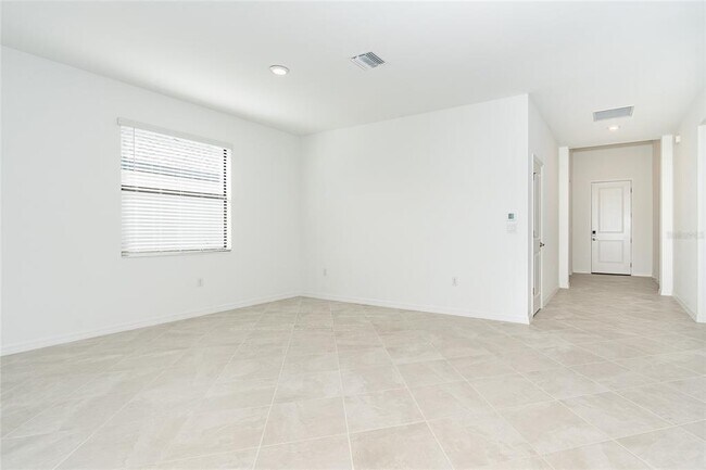 Building Photo - 1745 Saddlewood Cir