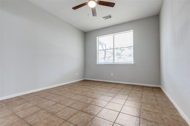 Building Photo - 3012 High Plains Dr