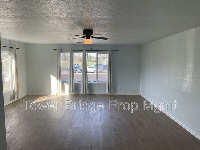 Building Photo - 8724 Halverson Dr