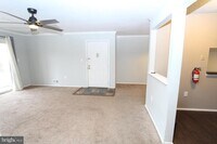 Building Photo - 83 Willow Ct