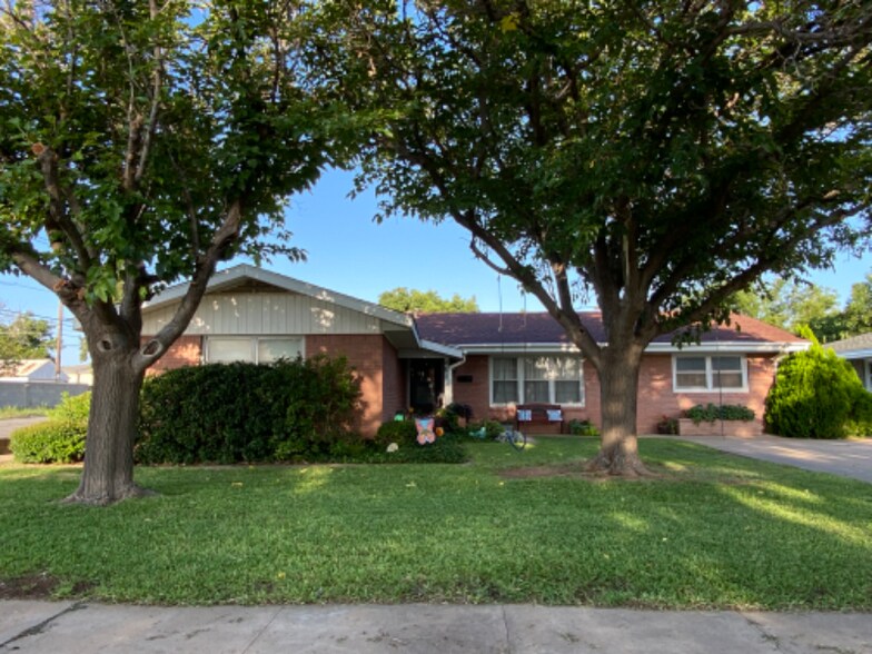 Building Photo - 801 NW 9th St