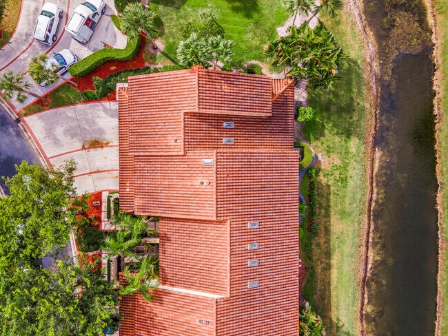 Building Photo - 7888 La Mirada Dr