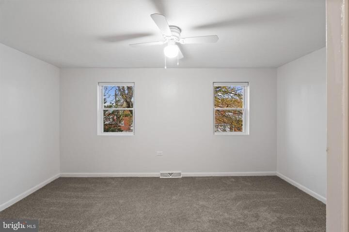 Building Photo - 8146 Del Haven Rd