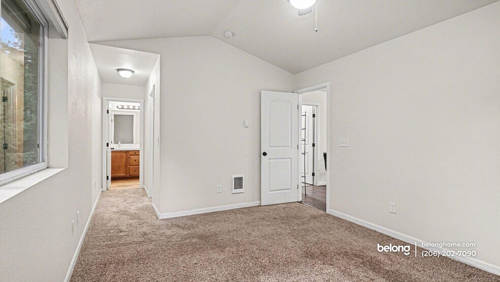 Building Photo - 16415 25th Ave Ct E