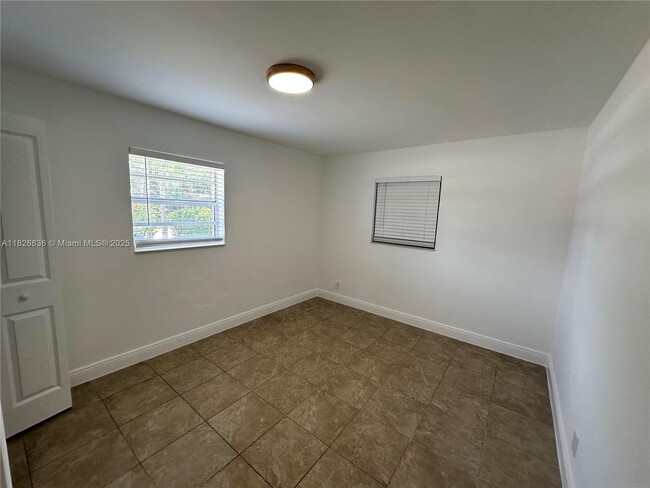 Building Photo - 4830 SW 41st Ave
