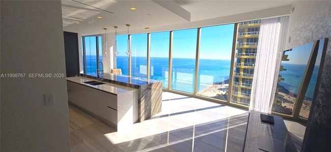 Building Photo - 17901 Collins Ave
