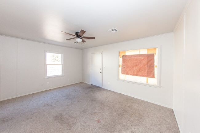 Building Photo - 1424 N Trenton Ave