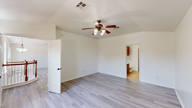 Building Photo - $1,950 + 2 WEEKS FREE RENT!!! HUGE CORNER ...