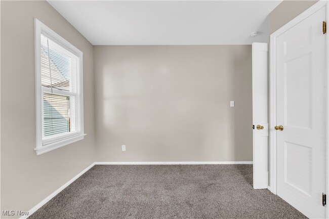 Building Photo - 2411 Brookdale Ave