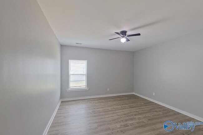 Building Photo - 30 HAWK LN