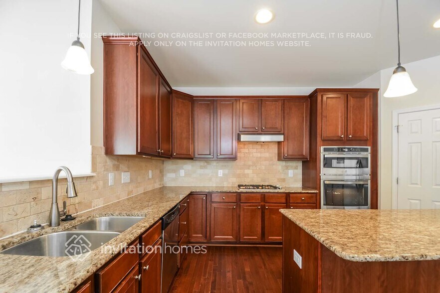 Building Photo - 3006 Fern Cottage Ln