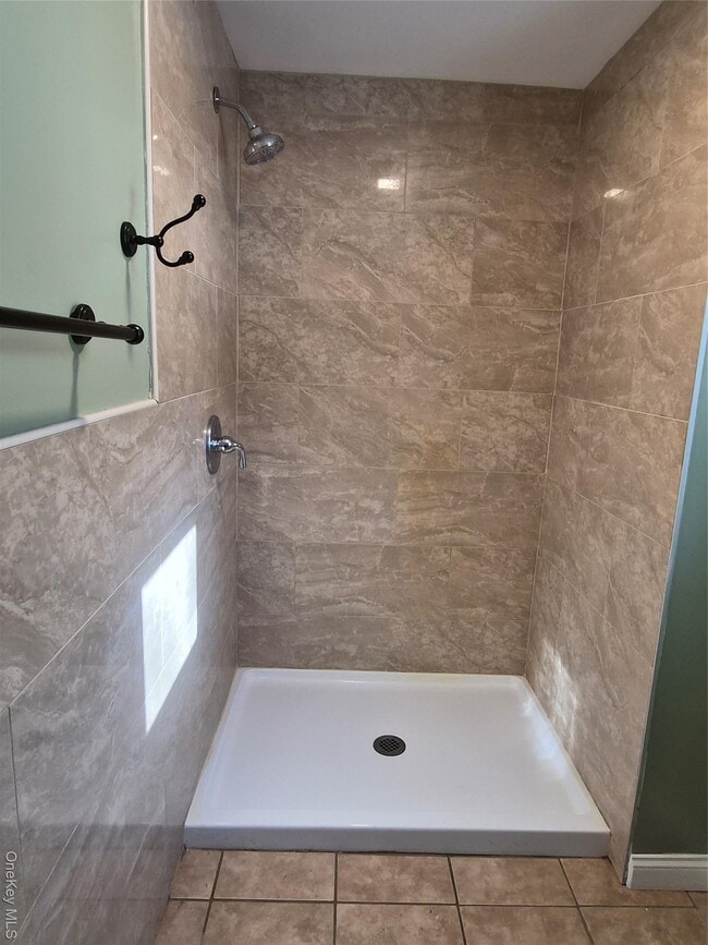 Building Photo - 1614 NY-9G