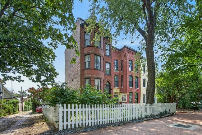 Building Photo - 311 East Capitol St SE