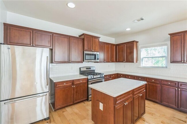 Building Photo - 242 16th St NW