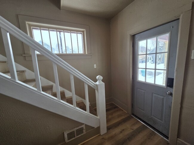 Building Photo - Freshly Updated 4 Bedroom 1 Bath Single Family Home in Marinette