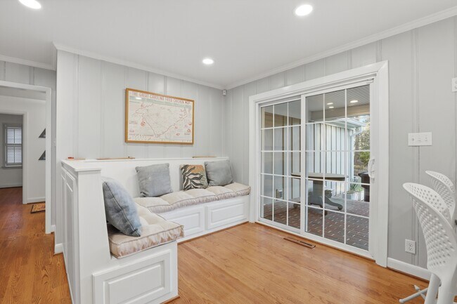 Building Photo - 1700 E Mulberry St