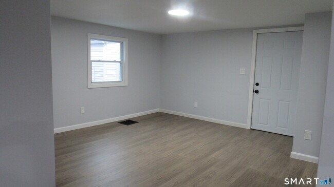 Building Photo - 17 Woodbine St