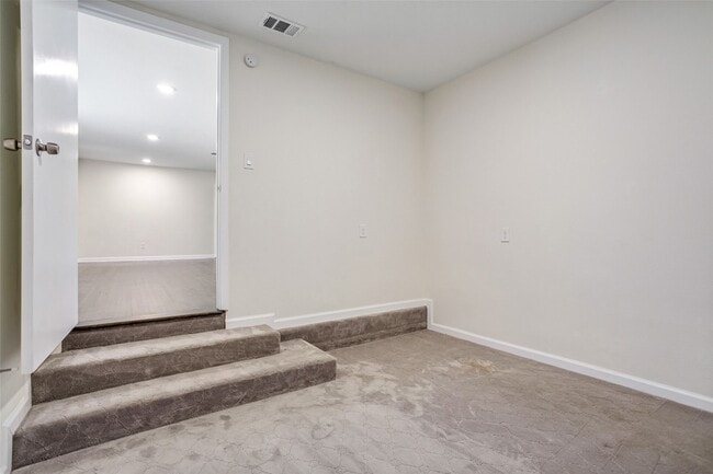 Building Photo - 3928 Valley Ridge Rd