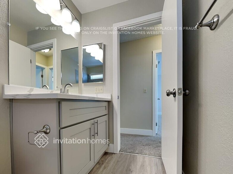 Building Photo - 1401 Lucia Dr
