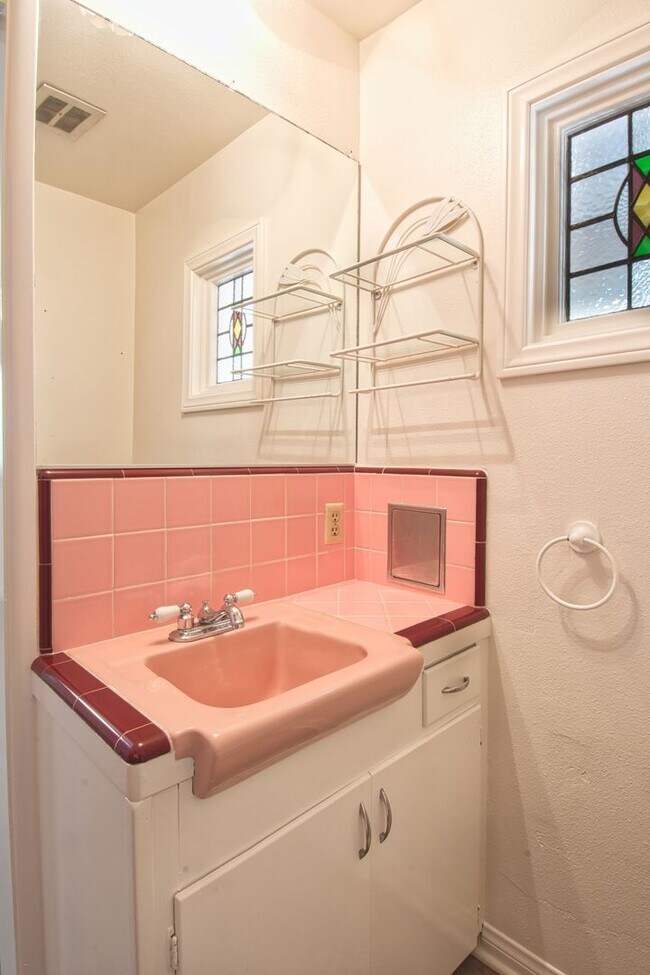 Building Photo - 2412 Via Marina