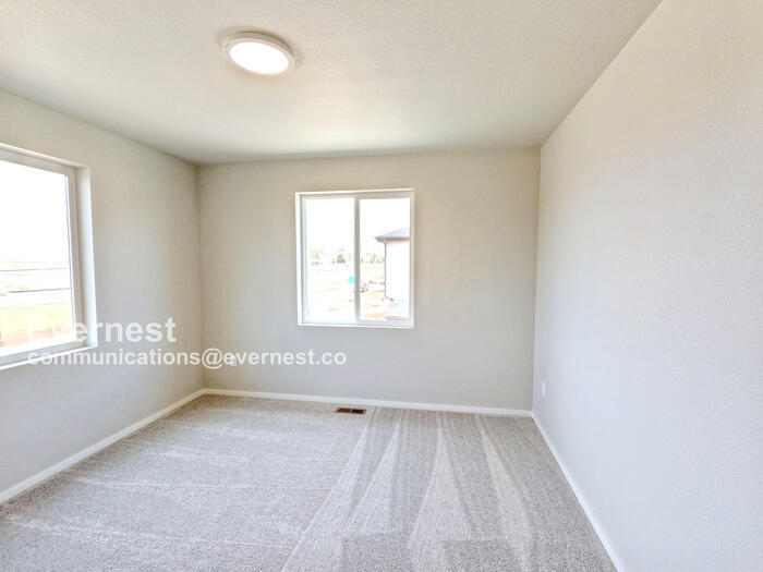 Building Photo - 2814 Barnstormer St