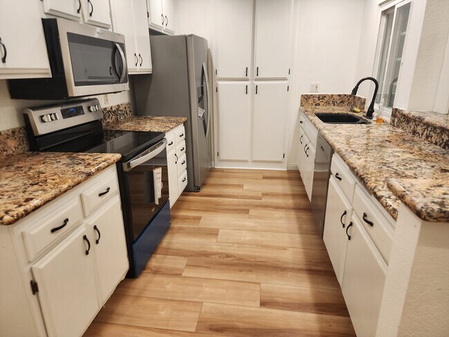 Building Photo - 8712 Endsleigh Ave