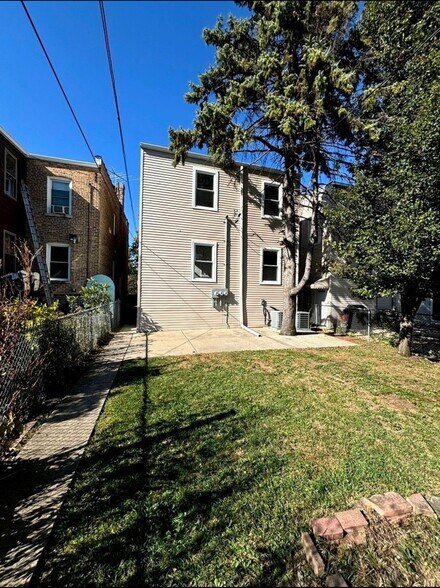 Building Photo - 4741 N Keating Ave