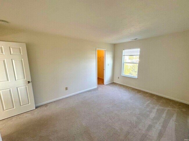 Building Photo - 2625 Wildflower Ln