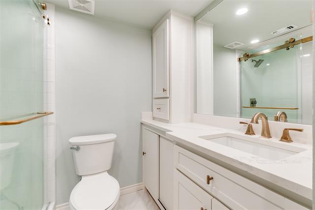 Building Photo - 3401 Binkley Ave