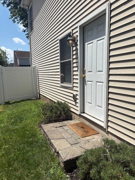 Primary Photo - 120 Elmwood Ave
