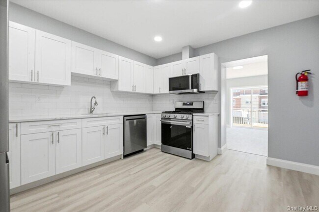 Building Photo - 108-42 64th Ave