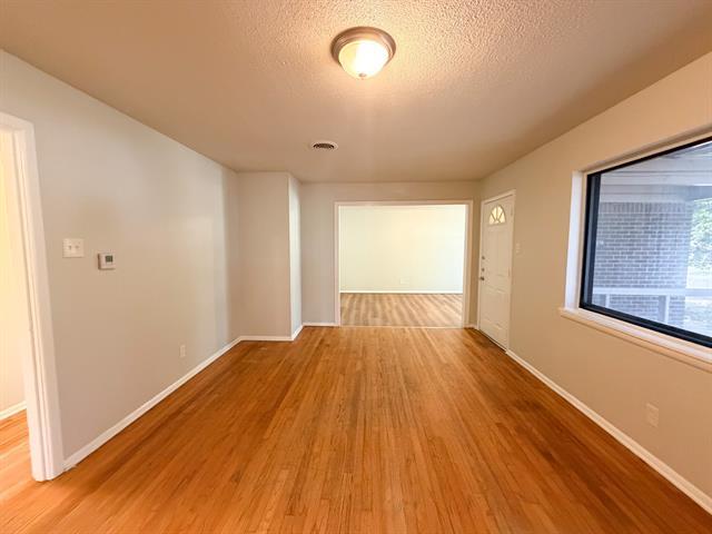 Building Photo - 118 Brazos St