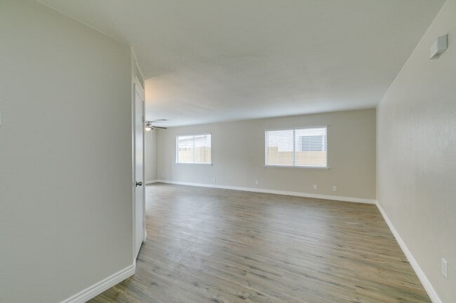 Building Photo - Upgraded 3bedroom house near Buffalo and Washington with easy access to Summerlin Pkwy.