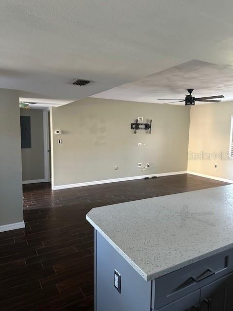 Building Photo - 2683 Sabal Springs Cir