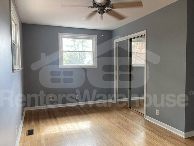 Building Photo - 2615 Vinyard St NE