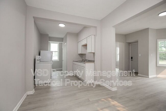 Building Photo - 9911 Olivet Ave