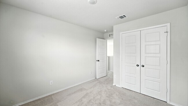 Building Photo - 158 Hazy Glade Dr