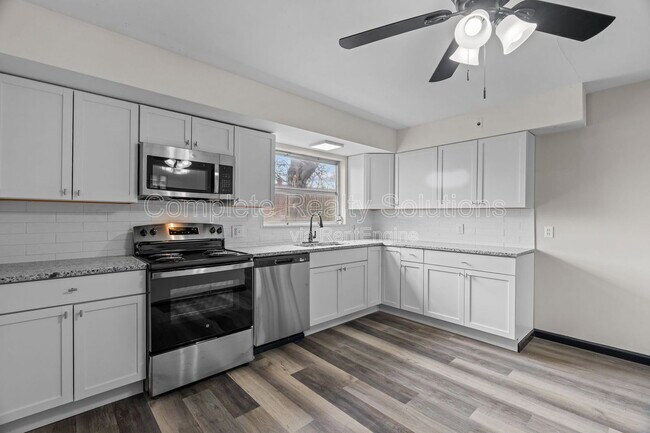 Building Photo - 5150 Wallingford Dr