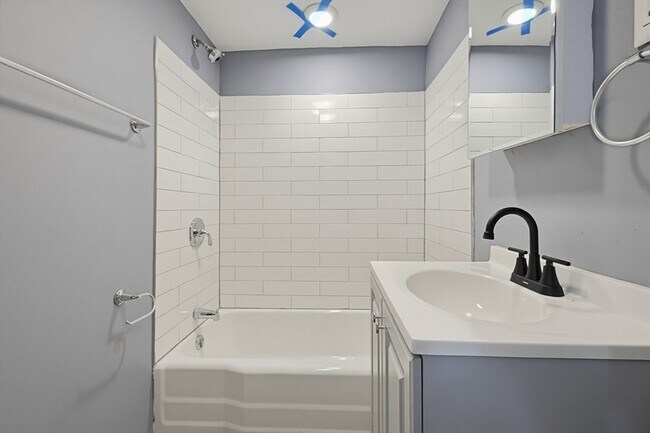 Building Photo - 12R Granite Street Unit 2