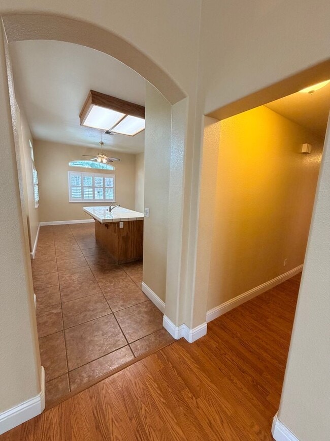 Building Photo - 710 Foothill St