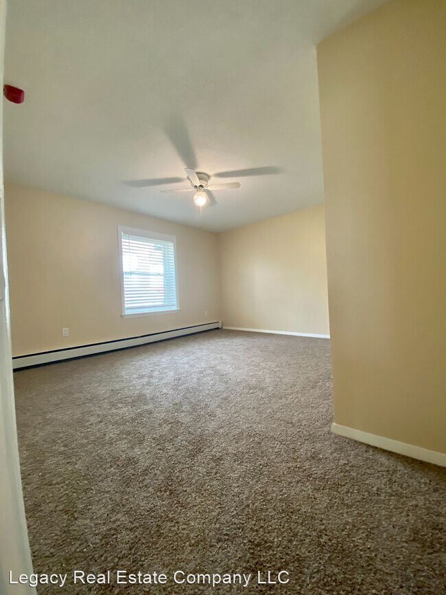 Building Photo - 2 br, 1 bath House - 380 Sunset #10