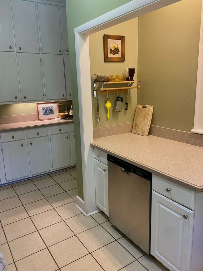Building Photo - House in Opelika Available August!