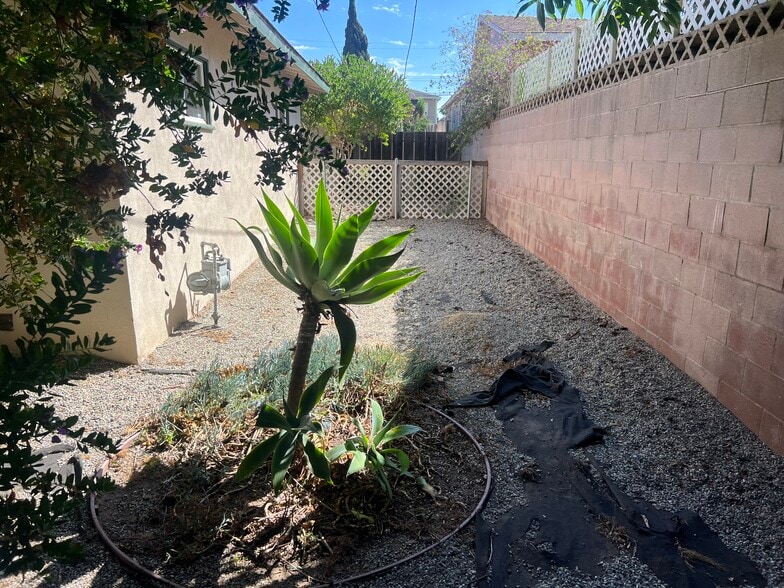 Side yard - 18513 Mansel Ave