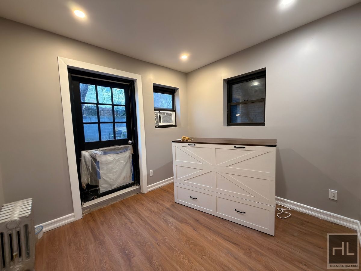 Building Photo - HALSEY STREET