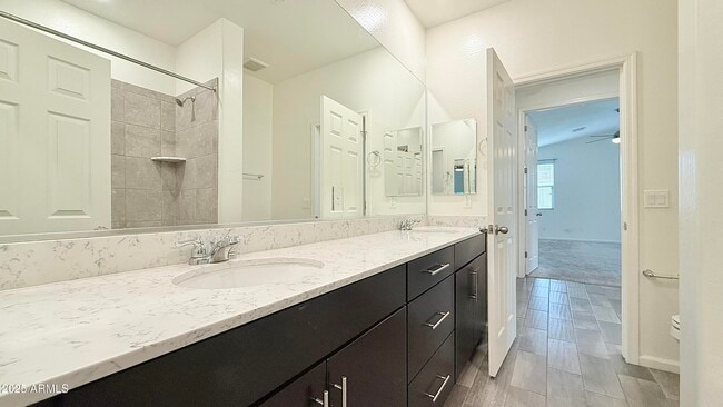 Building Photo - 5420 W Desert Hollow Dr