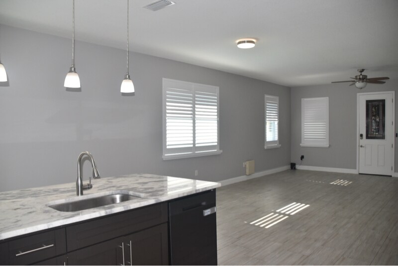 Building Photo - 6412 S Adelia Ave