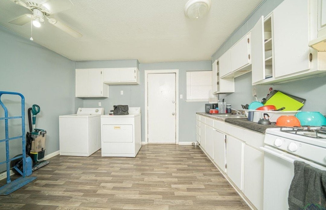 Building Photo - 106 S Davis St