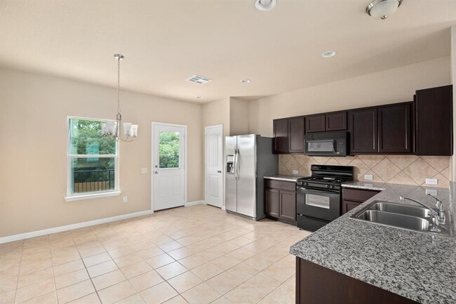 Building Photo - 1505 Maier Dr