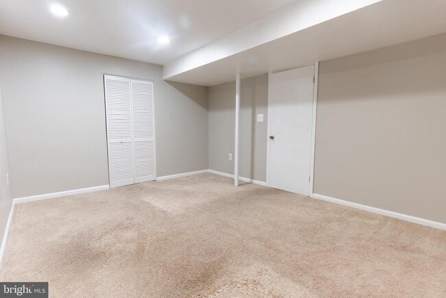 Building Photo - 8020 Bethelen Woods Ln