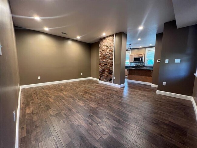 Building Photo - 1006 Becks Run Rd